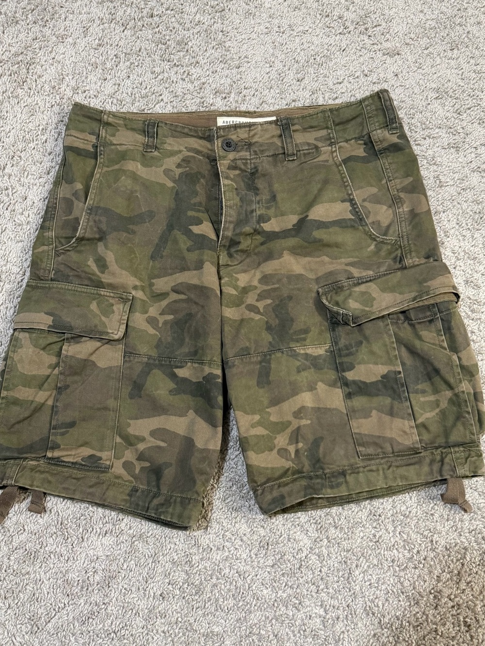 Vintage Abercrombie & Fitch Men's Camo Paratroop Cargo Shorts Olive Green/Brown